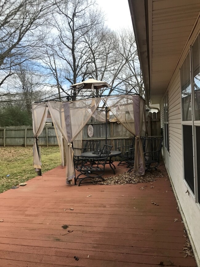 Building Photo - 24 Country Village Cir