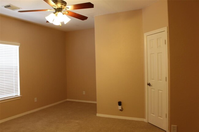 Building Photo - 20419 Windrose Bend Dr