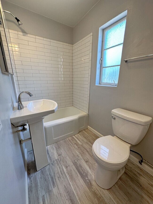 Building Photo - 1936 N Tucson Blvd