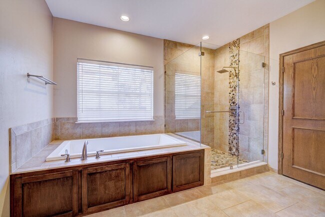 Building Photo - Beautiful 4-Bedroom, 3-Bath Home with 3-Ca...
