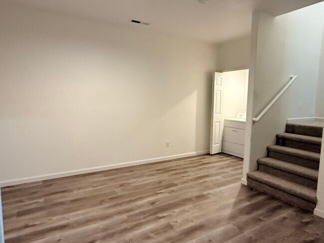 Building Photo - 1545 Fircrest Ct SE