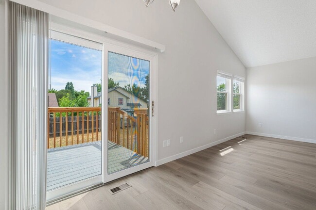 Building Photo - 4335 Conquista Dr