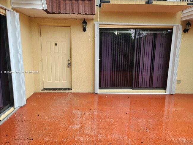 Building Photo - 9940 NW 6th Ct