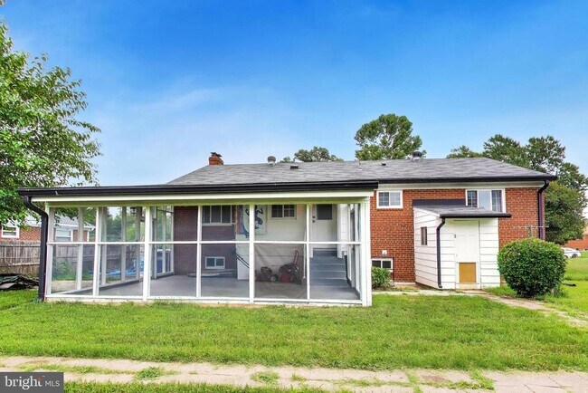 Building Photo - 7215 Normandy Ln