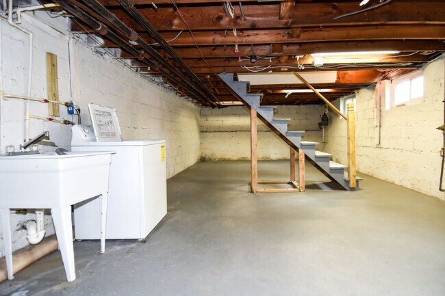 Building Photo - 600 23rd St S