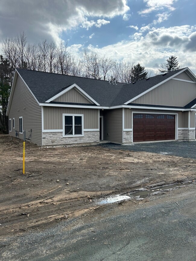 Building Photo - 1112 Reserve St N