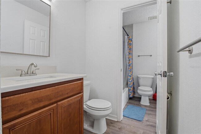 Building Photo - 643 Haven Pl