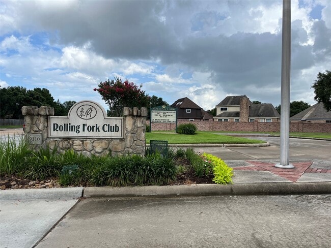 Building Photo - 8830 Fairbloom Ln