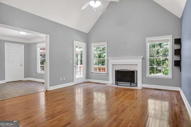 Building Photo - 354 E Creek Bend