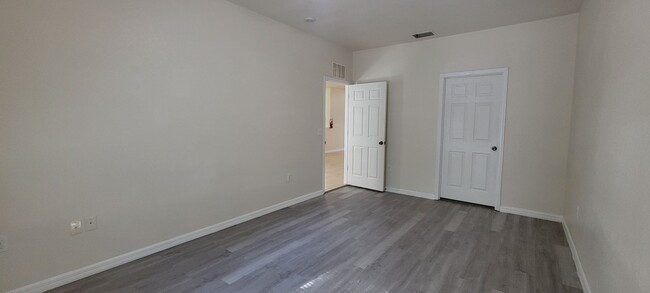 Building Photo - 2/2 Townhome Eagle Trace