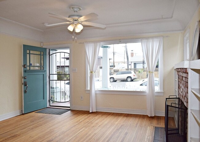 Building Photo - University Heights- Charming 2BR 1BA Craft...