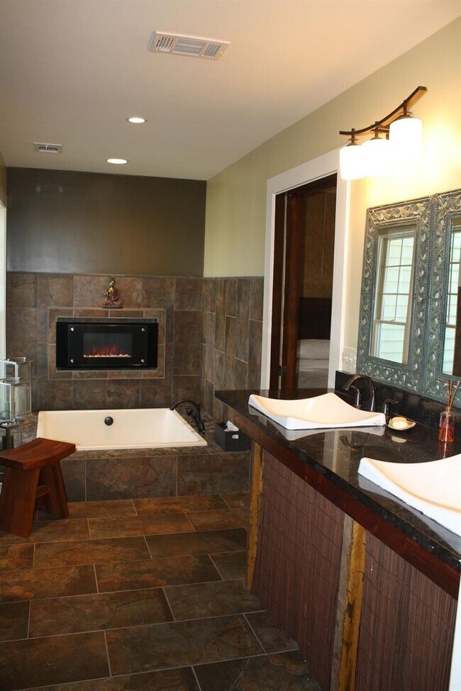 Building Photo - Historic Character Meets Modern Comfort