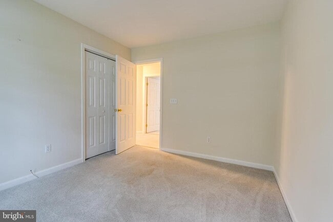 Building Photo - 37487 Burton Ct