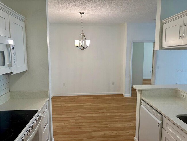 Building Photo - 624 Arbor Lakes Cir