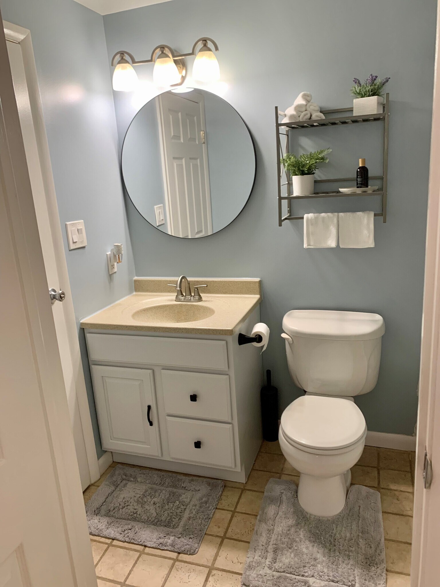 Building Photo - 222 Shadowlawn Cir