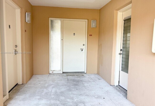Building Photo - 7711 SW 56th St