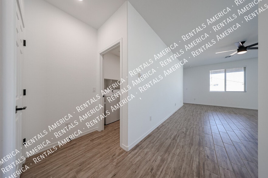 Building Photo - 5528 W McNeil St