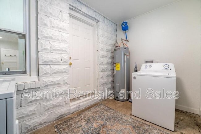 Building Photo - 614 E Brushy Valley Dr