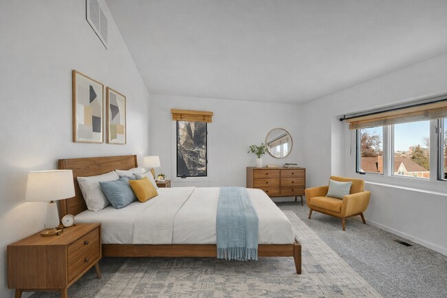 Building Photo - $2,290.95, 2 Bed, 1.5 Bath in Boulder with In Unit Laundry