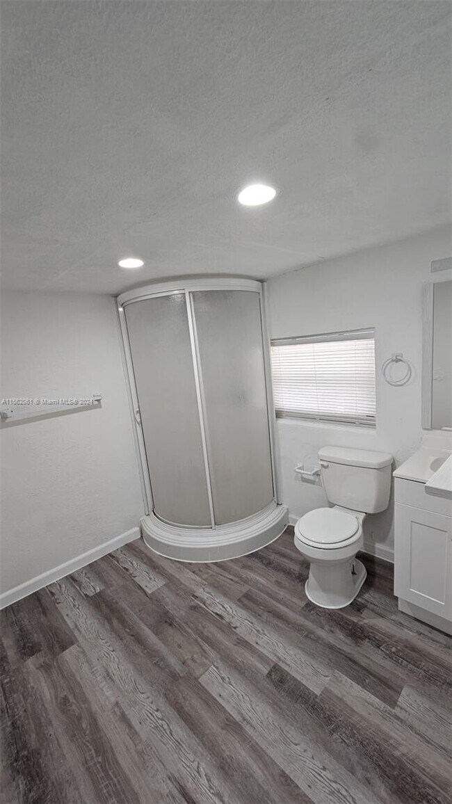 Building Photo - 123 SW 68th Ave