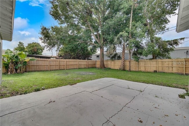 Building Photo - 1610 Tulane St