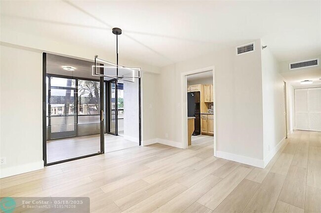 Building Photo - 7186 Promenade Dr