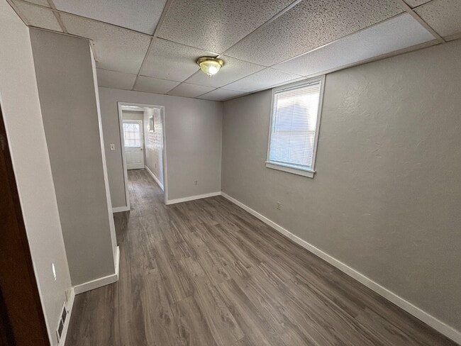 Building Photo - 211 N 5th Ave