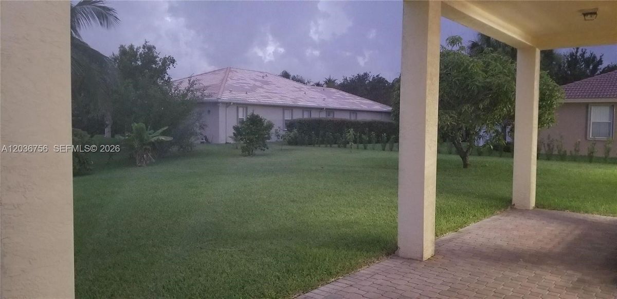Building Photo - 13382 Lakepointe Cir