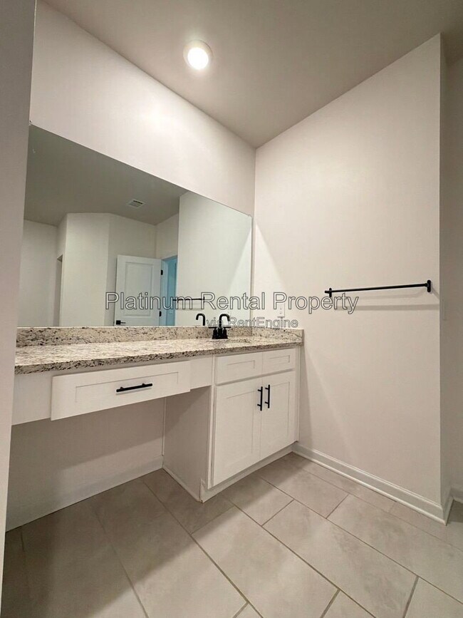 Building Photo - 3934 Saddle Bag Ct