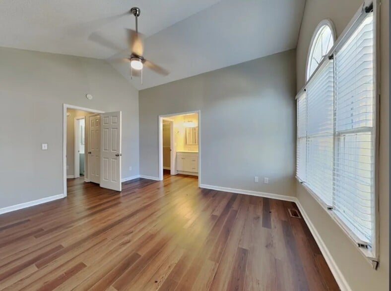 Building Photo - 3902 W Pollack St