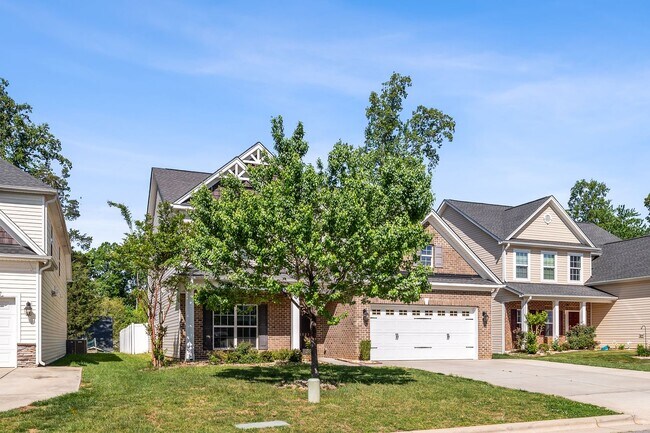 Building Photo - 5 Bedrooms in the heart of Summerfield!