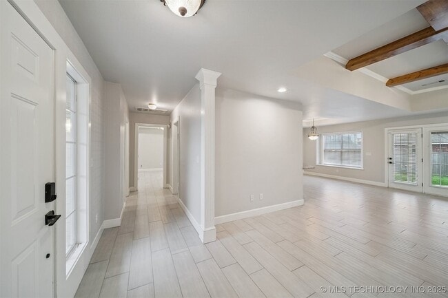 Building Photo - 7922 N 125th E Ave