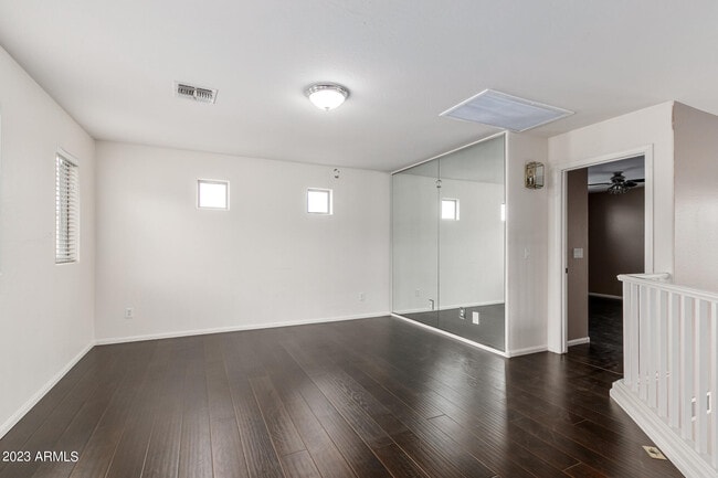 Building Photo - 40747 W Robbins Dr