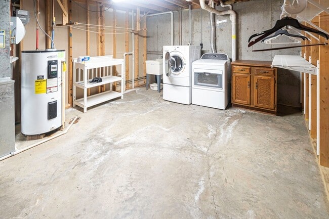 Building Photo - 10449 Travis St