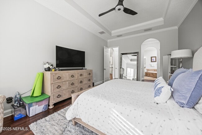 Building Photo - 552 Saddlestone Dr