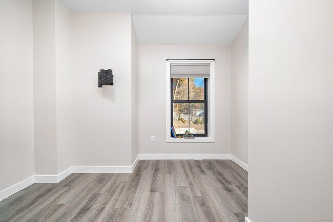 Building Photo - 401 Albany Turnpike