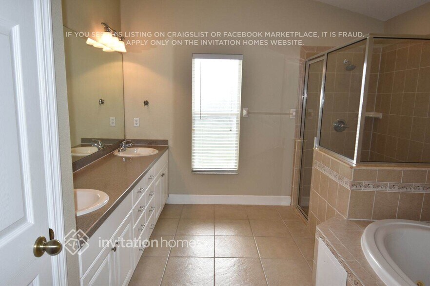 Building Photo - 6324 Bridgecrest Dr