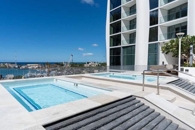 Building Photo - New Koula STUDIO