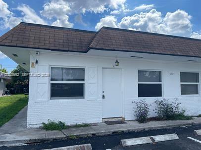 Building Photo - 3960 NW 31st Terrace
