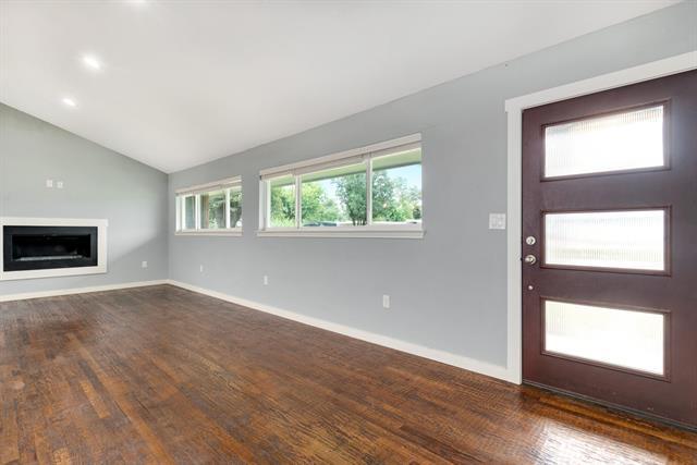 Building Photo - 3330 Darvany Dr