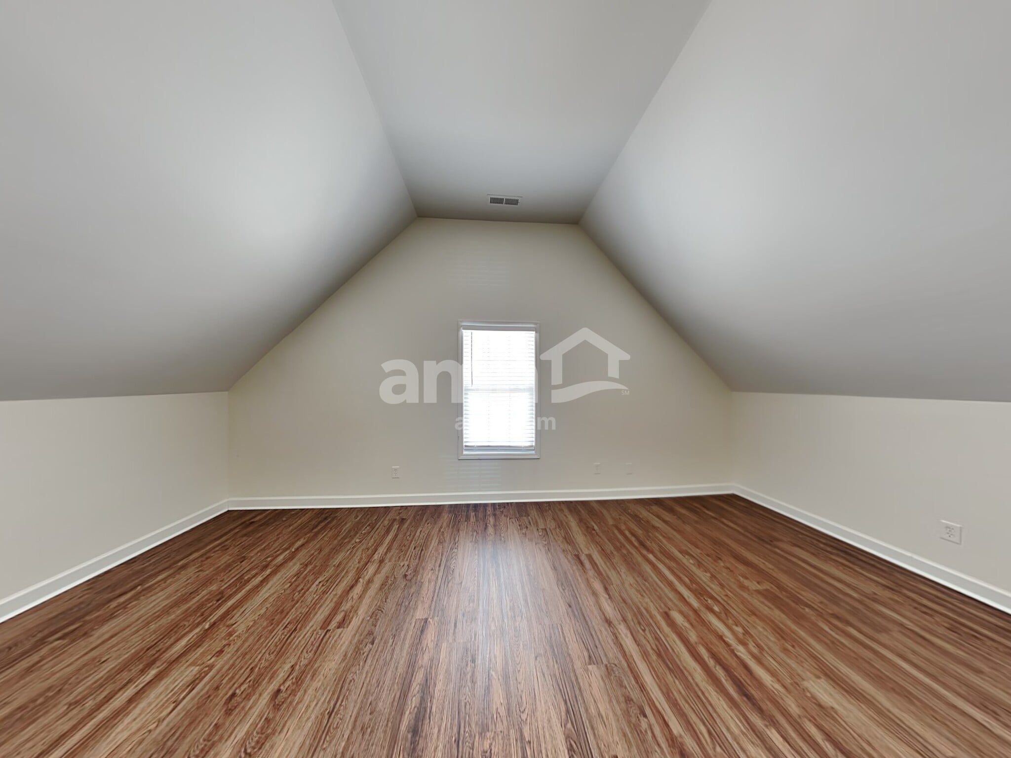 Building Photo - 410 Nathan St