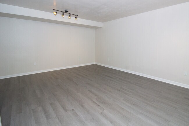 Building Photo - 103 Hickory Valley Rd