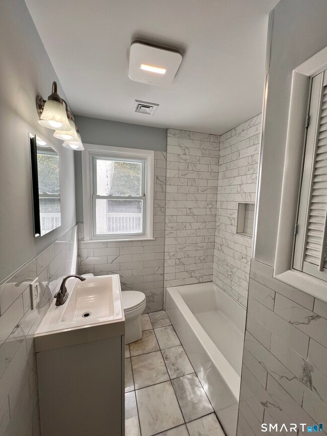 Building Photo - 267 Thunder Hill Dr