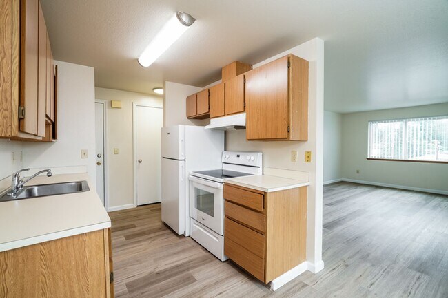 Building Photo - 4 Weeks FREE Rent | 1 Bedroom Apartment in Everett WA | Near Boeing & Naval Station | Covered Par...