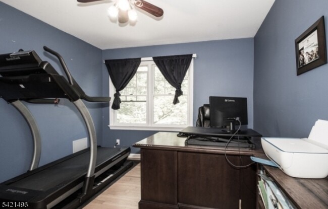 Building Photo - 4 Rumson Rd