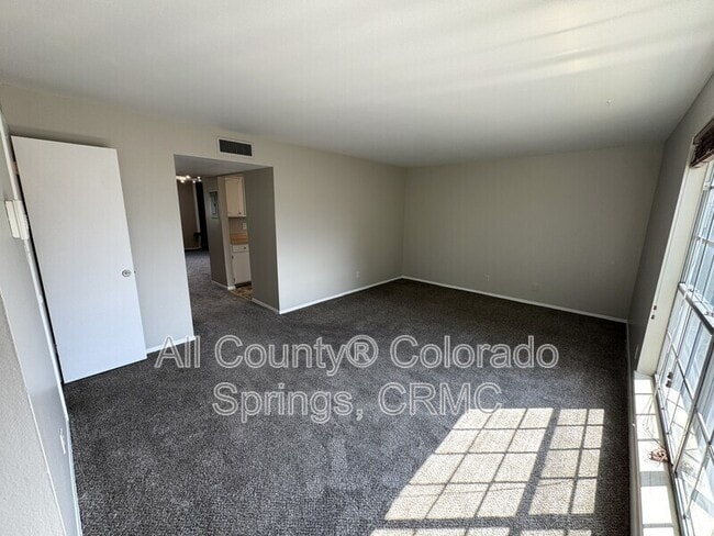 Building Photo - 2902 Airport Rd