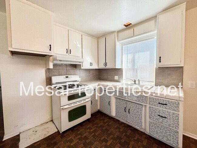 Building Photo - 16142 Orange St