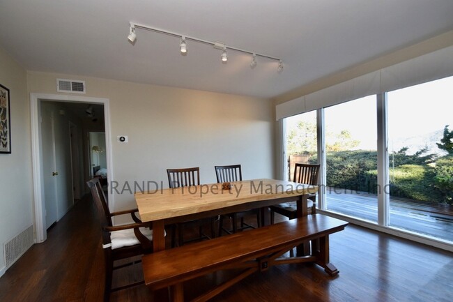 Building Photo - 3 Bedroom San Rafael home with views!