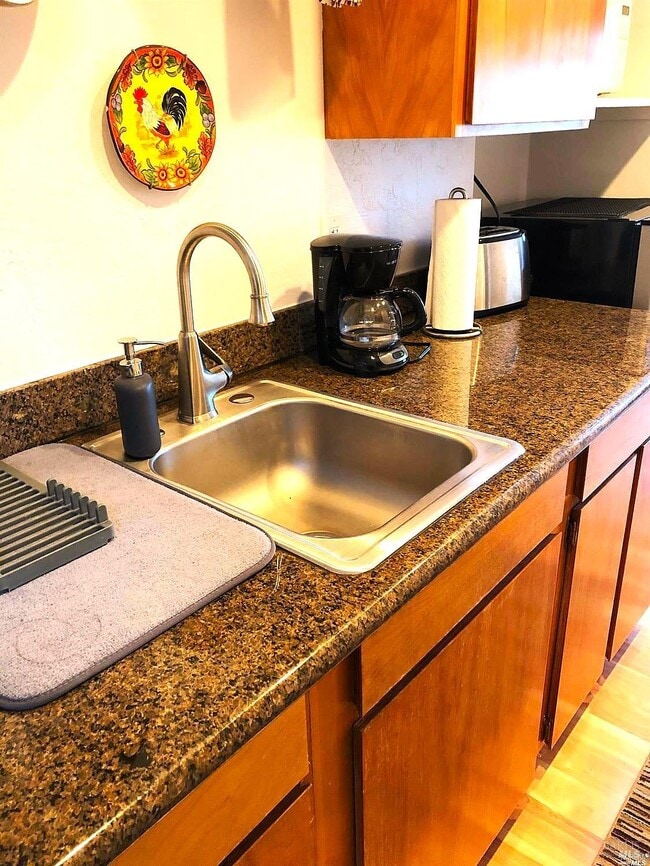 Building Photo - 2371 Vista Del Mar