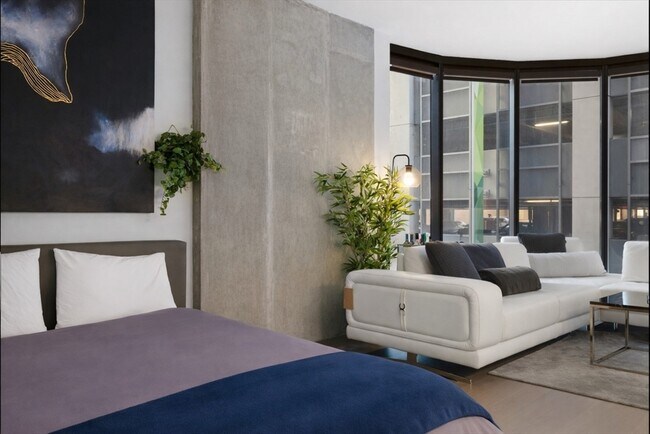 Building Photo - 55 Lagrange St